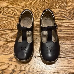 Footmates Navy T-Straps Size 1